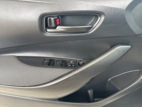 Used 2025 Toyota Corolla LE FWD image 9
