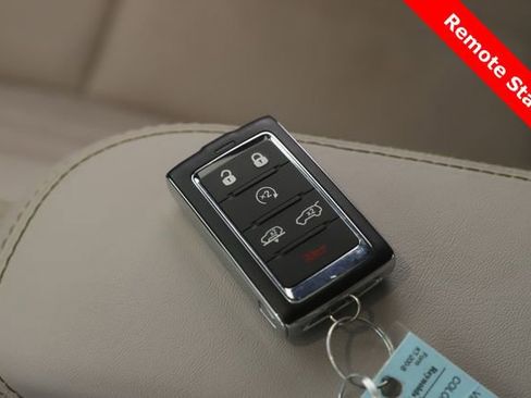 Used 2025 Jeep Wagoneer L Series III w/ Premium Group I image 3