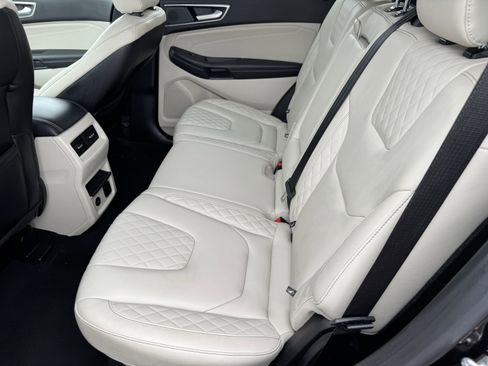 Used 2024 Ford Edge Titanium image 6