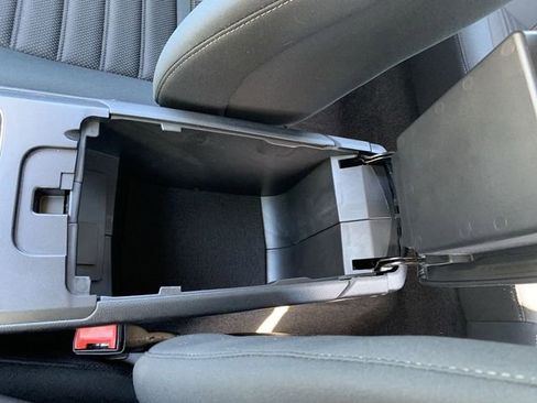 Used 2019 Ford Fusion SE FWD image 26