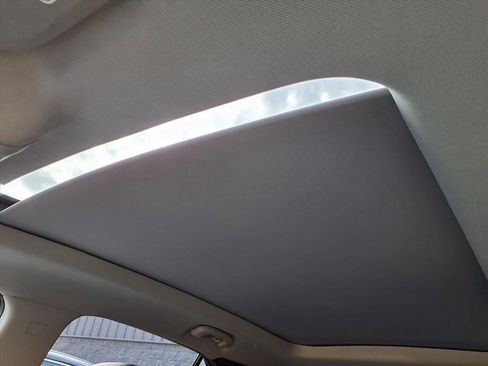 Used 2020 Chevrolet Equinox LT w/ Sport Edition image 23