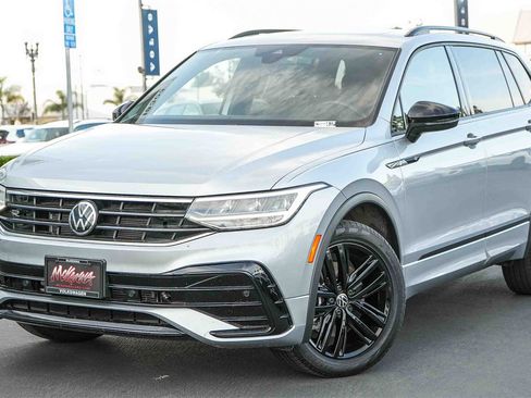Used 2022 Volkswagen Tiguan SE R-Line image 1