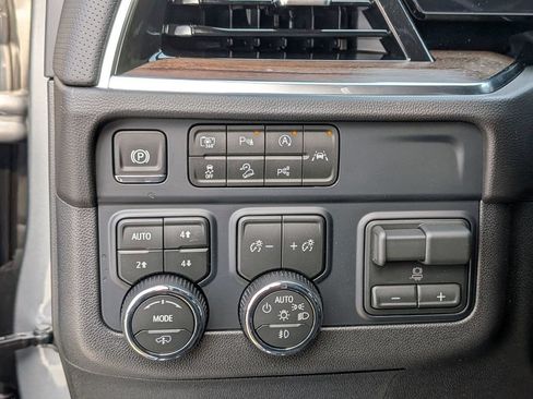 New 2026 Chevrolet Tahoe High Country AWD/4WD image 19