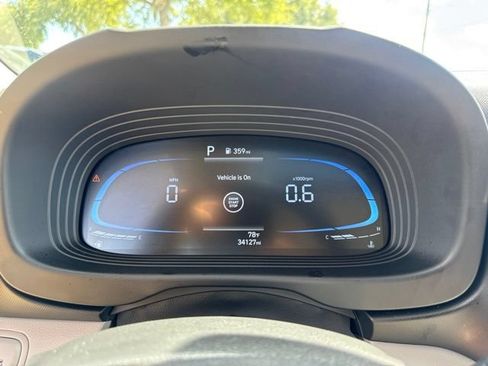 Used 2025 Hyundai Venue SEL FWD image 30