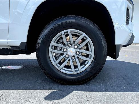 Certified 2025 Chevrolet Colorado LT image 8