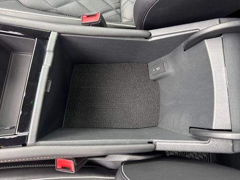 Certified 2025 Volkswagen Atlas SEL Premium R-Line image 27