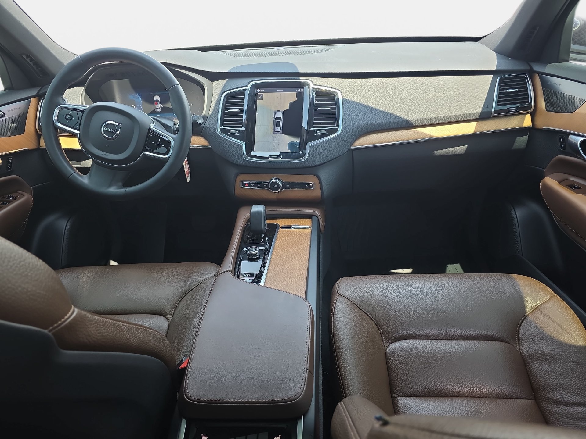 Used 2023 Volvo XC90 B6 Plus w/ Protection Package Premier AWD/4WD image 9