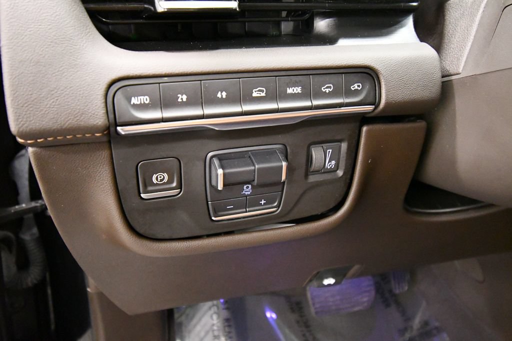 Used 2021 Cadillac Escalade Premium Luxury w/ Driver Assist Tech Package AWD/4WD image 22