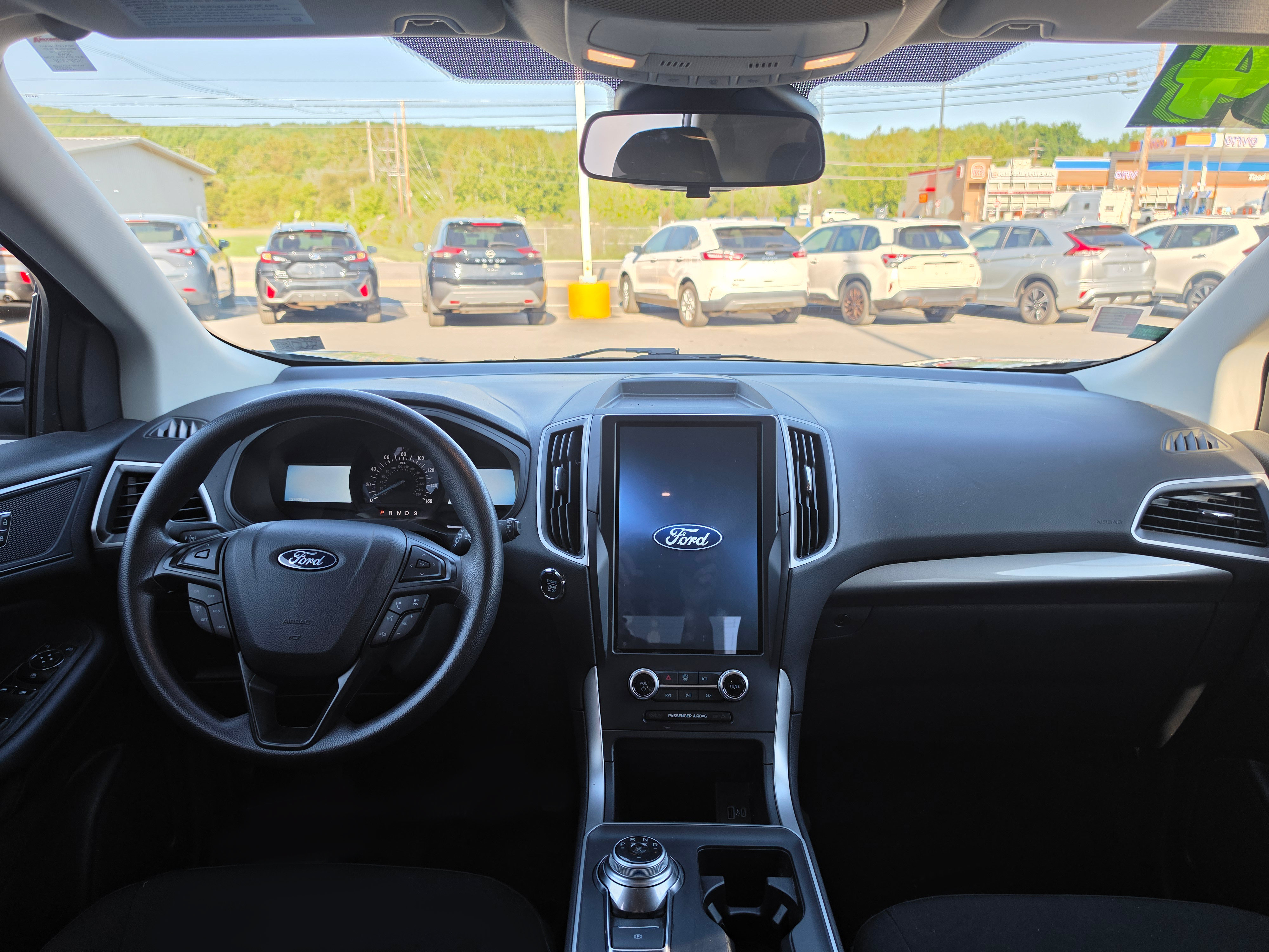 Used 2024 Ford Edge SE w/ Black Appearance Package AWD/4WD image 14