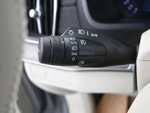 New 2026 Volvo XC90 B6 Ultra image 16