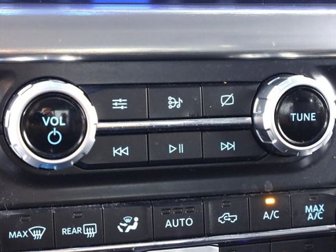 Used 2021 Ford F150 Lariat w/ Equipment Group 502A High image 25