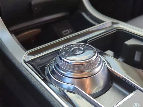 Used 2020 Ford Edge SEL image 11