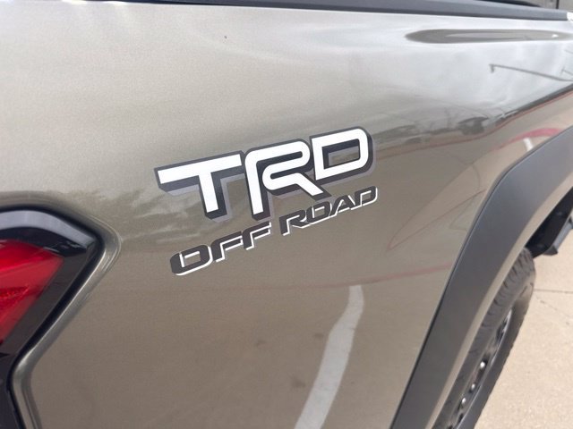 Used 2024 Toyota Tacoma TRD Off-Road w/ TRD Off Road Premium Package AWD/4WD image 4