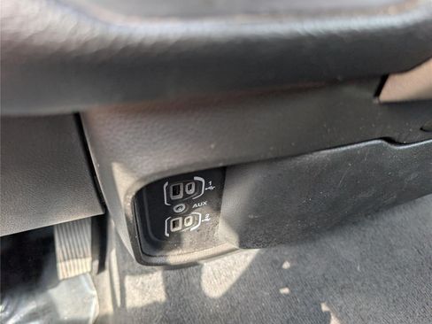 Used 2019 RAM 1500 Laramie AWD/4WD image 25
