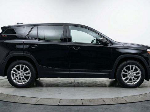 Used 2024 GMC Terrain SLT AWD/4WD image 11