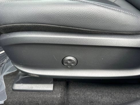 Used 2025 Mercedes-Benz EQB 250+ image 14