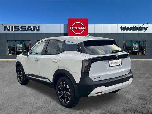 Used 2025 Nissan Kicks SV w/ Interior Electronics Package image 8