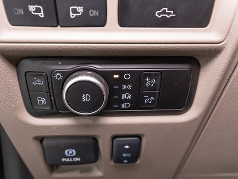 Used 2024 Ford F150 Platinum w/ Equipment Group 703A Plus AWD/4WD image 39