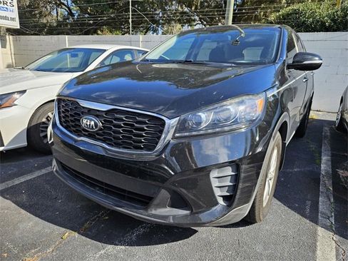 Used 2020 Kia Sorento LX image 2
