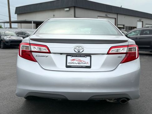 Used 2014 Toyota Camry SE image 4