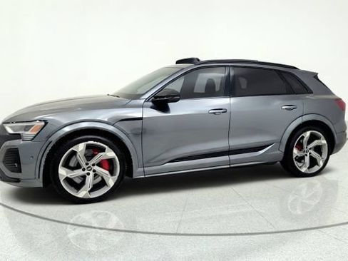 Used 2024 Audi Q8 e-tron Prestige AWD/4WD image 4