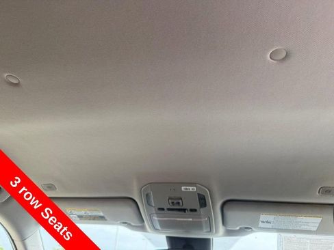 Used 2023 Toyota Highlander LE FWD image 16