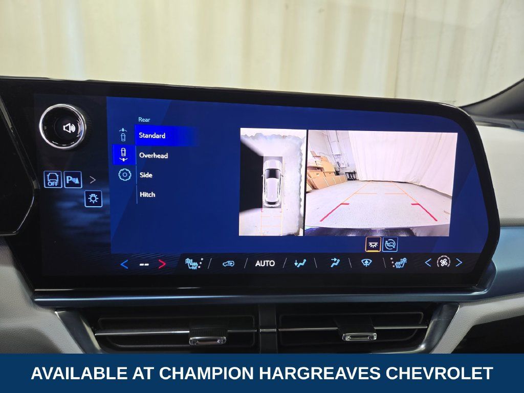 Used 2025 Chevrolet Equinox EV LT w/ Convenience Package AWD/4WD image 19