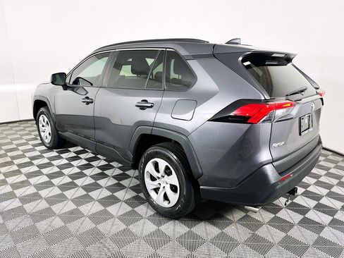 Used 2021 Toyota RAV4 LE image 5