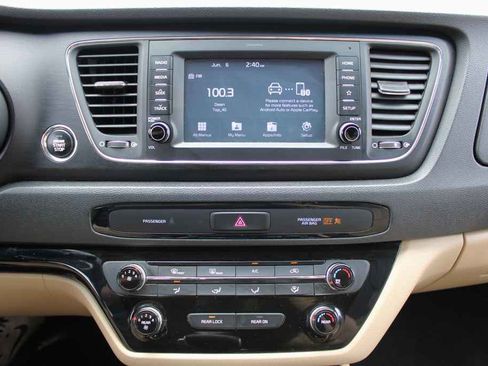 Used 2019 Kia Sedona EX FWD image 13