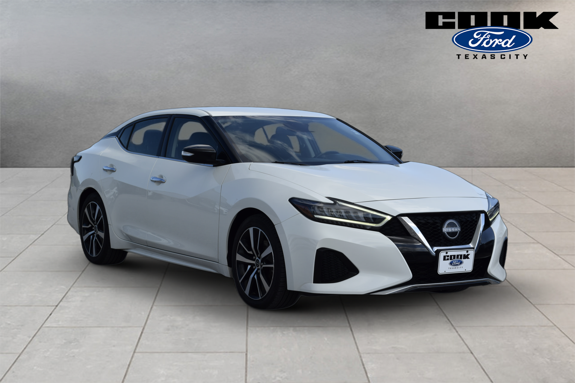 Used 2023 Nissan Maxima SV w/ Floor Mat Group FWD image 2