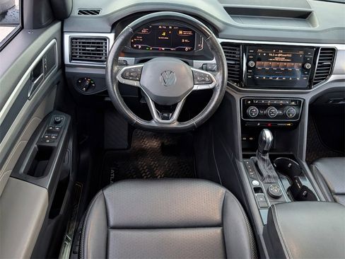 Used 2022 Volkswagen Atlas Cross Sport SEL R-Line image 11