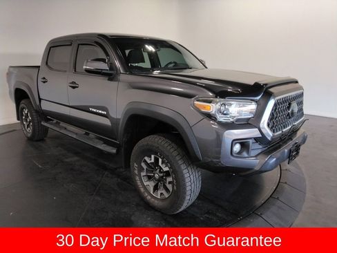 Used 2018 Toyota Tacoma TRD Off-Road image 4