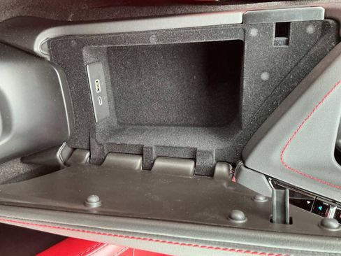 Used 2024 Chevrolet Corvette Stingray Coupe w/ 1LT RWD image 20