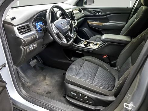 Used 2023 GMC Acadia SLE w/ Driver Convenience Package image 9
