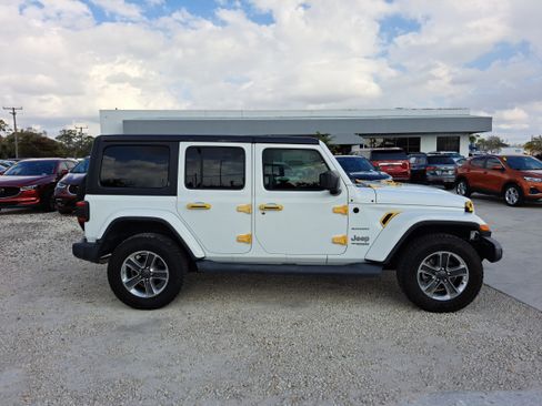 Used 2018 Jeep Wrangler Unlimited Sahara w/ LED Lighting Group image 7