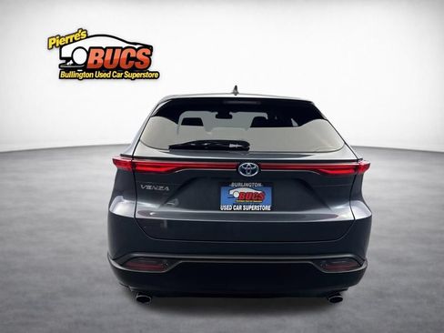 Used 2023 Toyota Venza LE AWD/4WD image 4