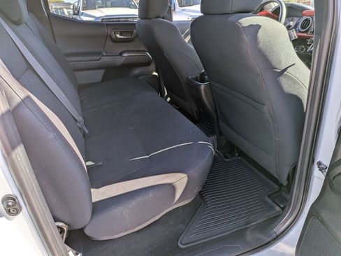 Used 2017 Toyota Tacoma 4x4 Double Cab image 28