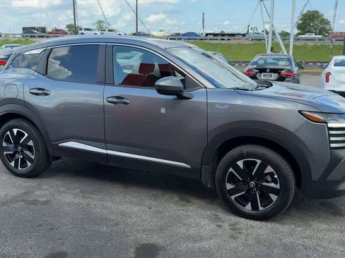 Used 2025 Nissan Kicks SV w/ SV Premium Package AWD/4WD image 8