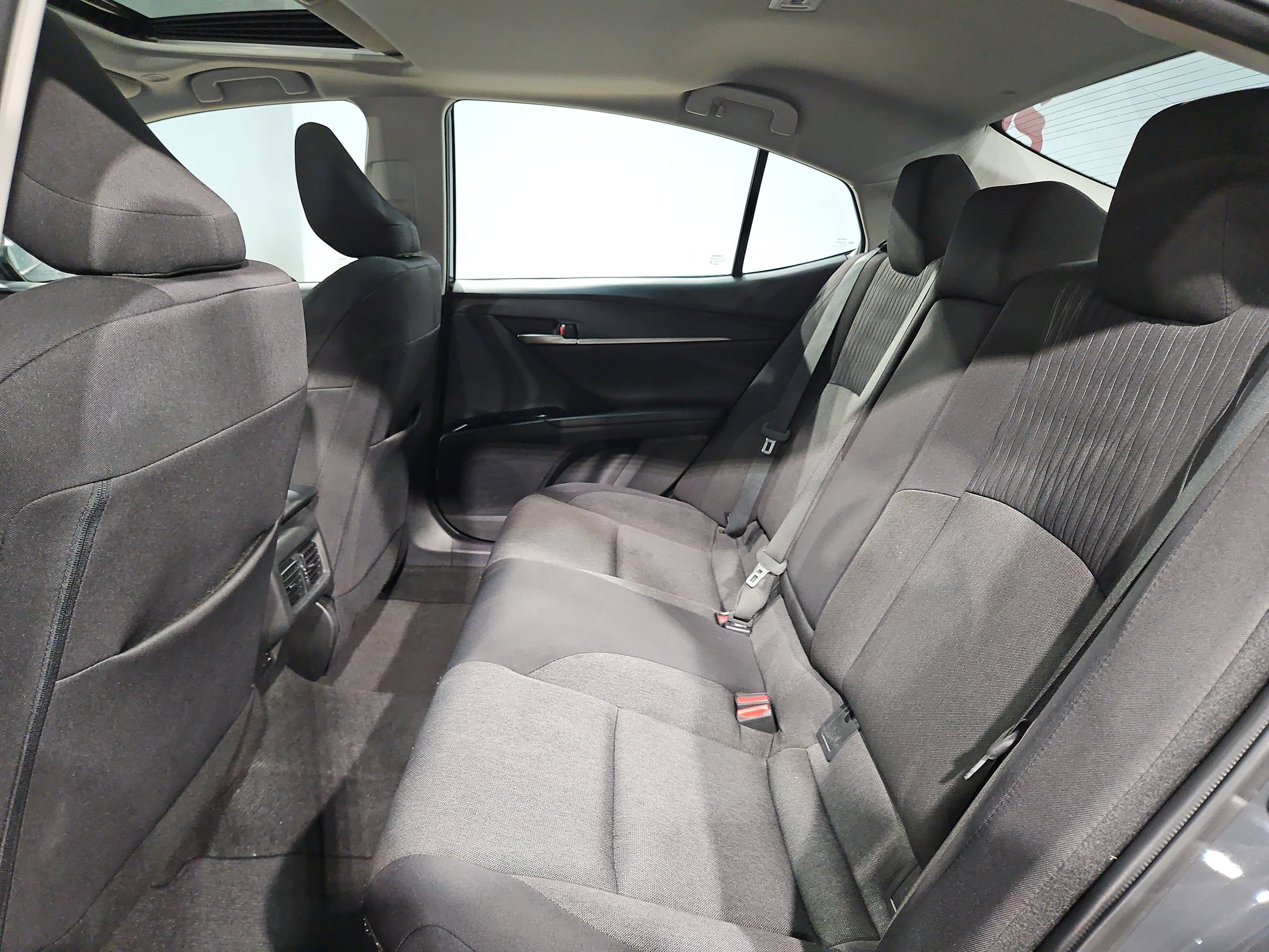 Used 2025 Toyota Camry LE w/ Convenience Package FWD image 36