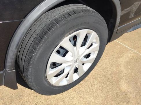 Used 2017 Nissan Rogue S w/ Appearance Package image 25