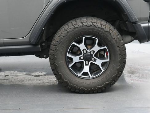 Used 2022 Jeep Wrangler Unlimited Rubicon w/ Cold Weather Group AWD/4WD image 13