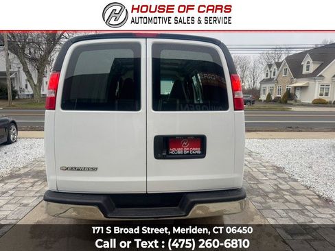 Used 2017 Chevrolet Express 3500 RWD image 6