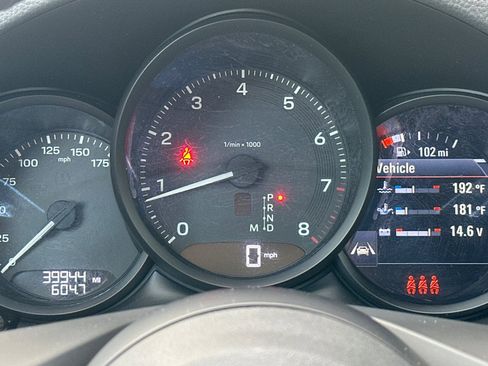 Certified 2022 Porsche Macan AWD/4WD image 25