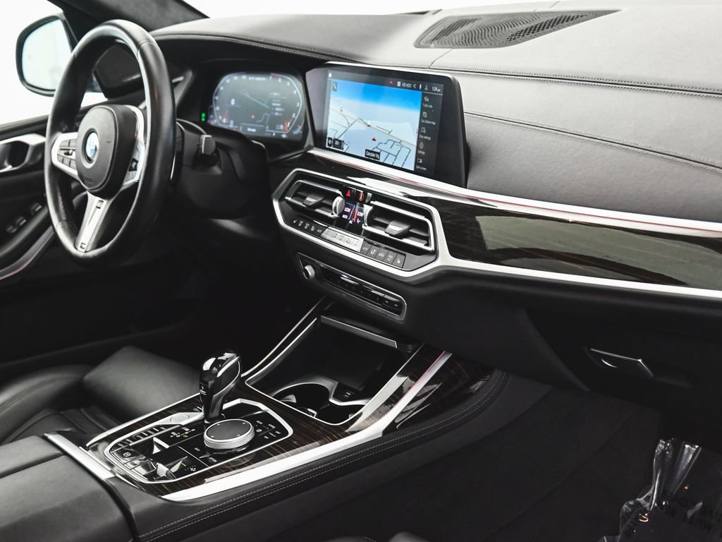 Used 2021 BMW X7 M50i w/ Cold Weather Package AWD/4WD image 28
