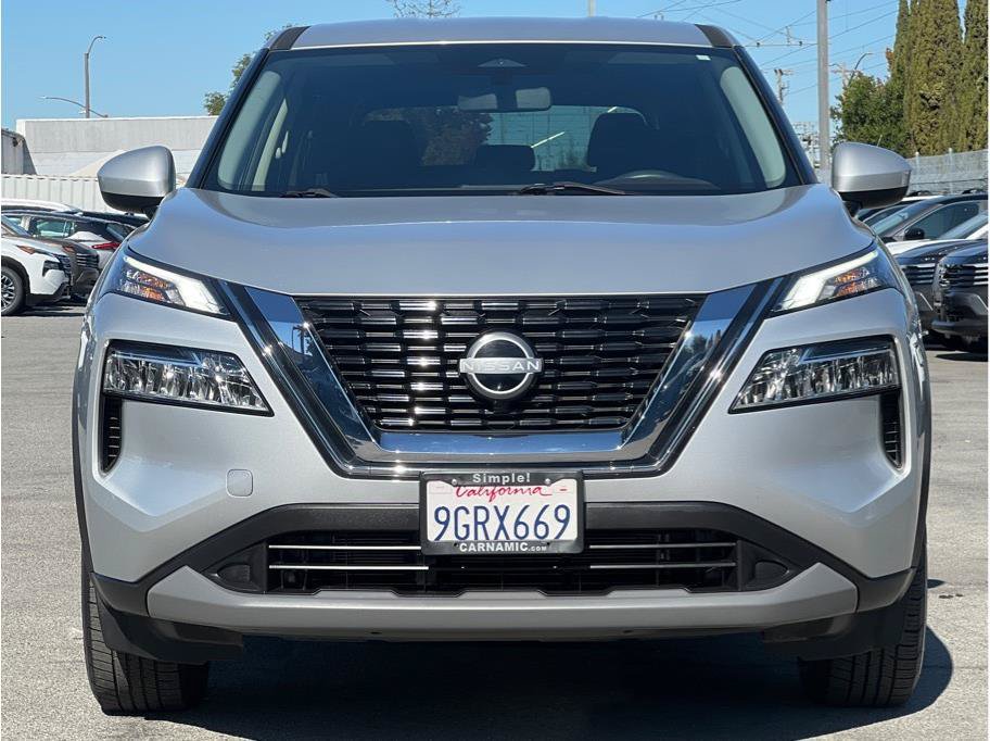 Used 2023 Nissan Rogue SV FWD image 2