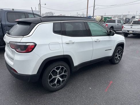 Used 2024 Jeep Compass Limited image 5