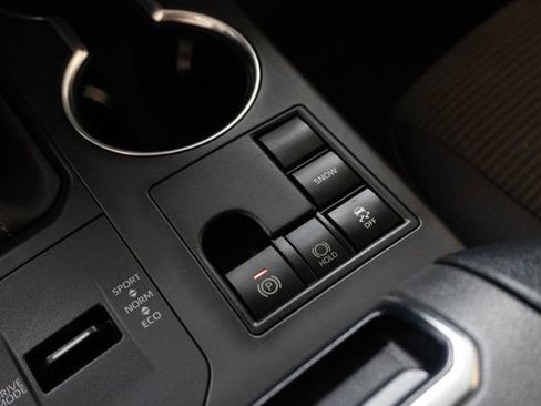 Used 2023 Toyota Highlander LE FWD image 30