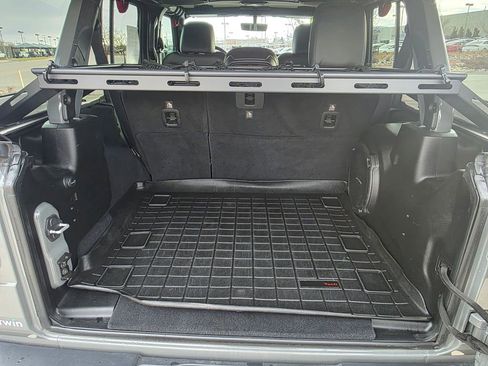 Used 2018 Jeep Wrangler Unlimited Rubicon w/ Dual Top Group image 28