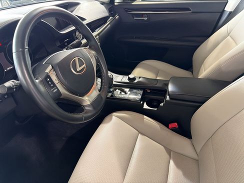 Used 2015 Lexus ES 350 FWD image 3