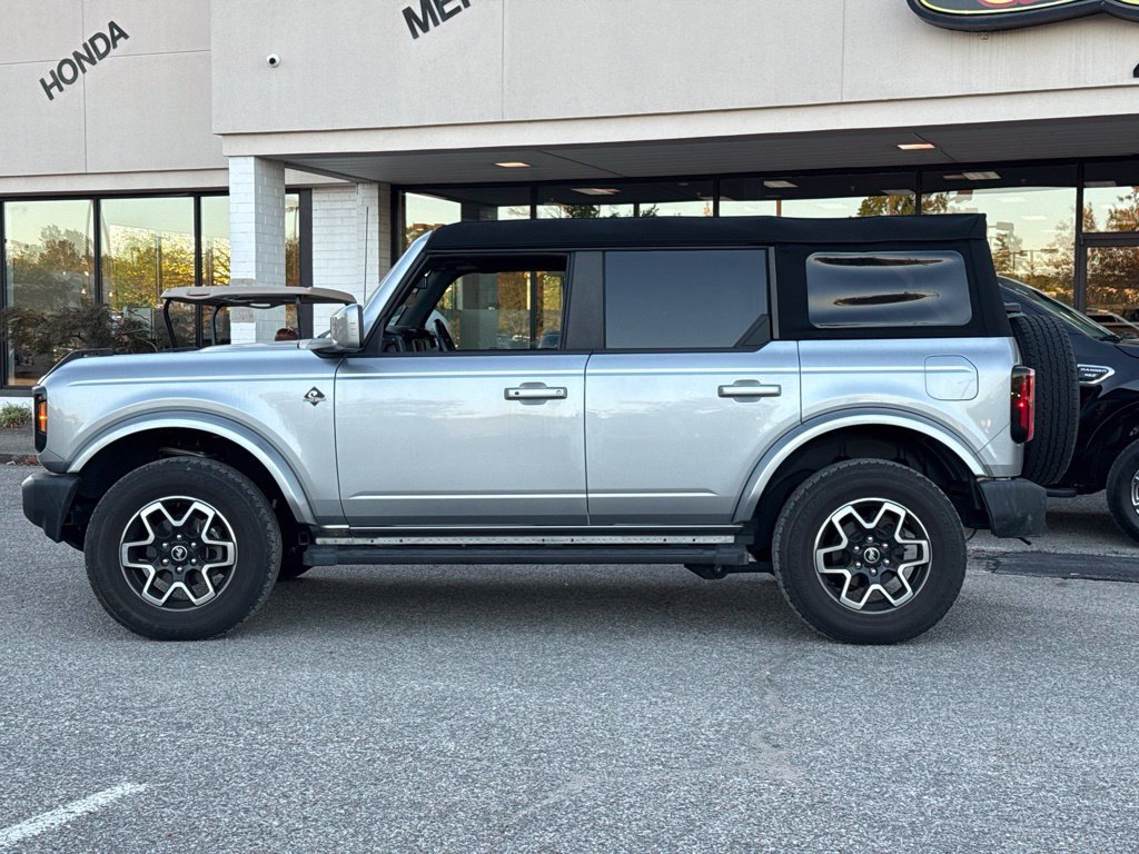 Used 2023 Ford Bronco Outer Banks AWD/4WD image 13